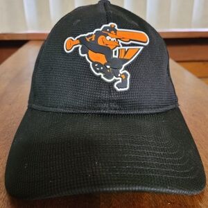 Black Baseball Cap with Baltimore Orioles Logo (113)